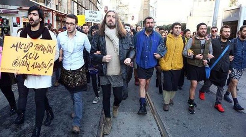 Ερντογάν κατά αντρών που φόρεσαν φούστες για να …διαμαρτυρηθούν: “Οι άντρες φοράνε παντελόνια”